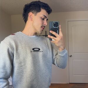 Oakley SOFTWARE Men's Gray Logo Crewneck Sweatshirt